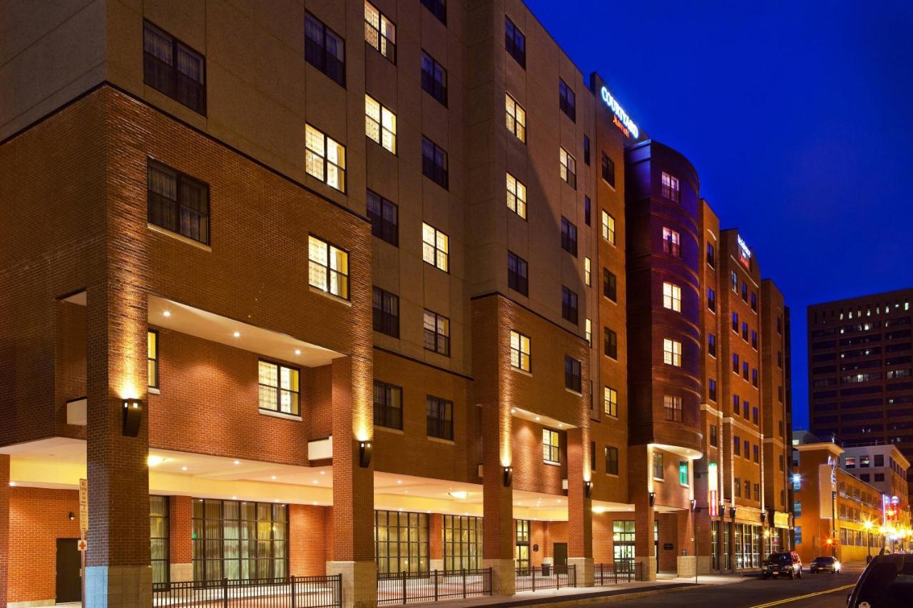 Courtyard By Marriott Syracuse Downtown At Armory Square Hotel Екстериор снимка