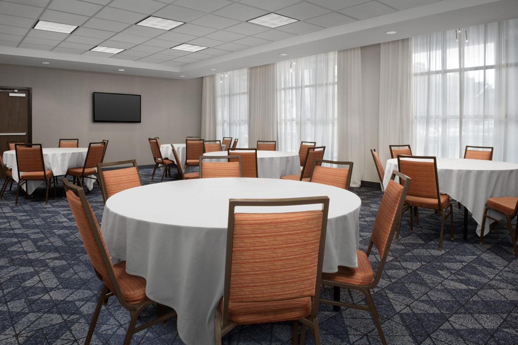 Courtyard By Marriott Syracuse Downtown At Armory Square Hotel Екстериор снимка