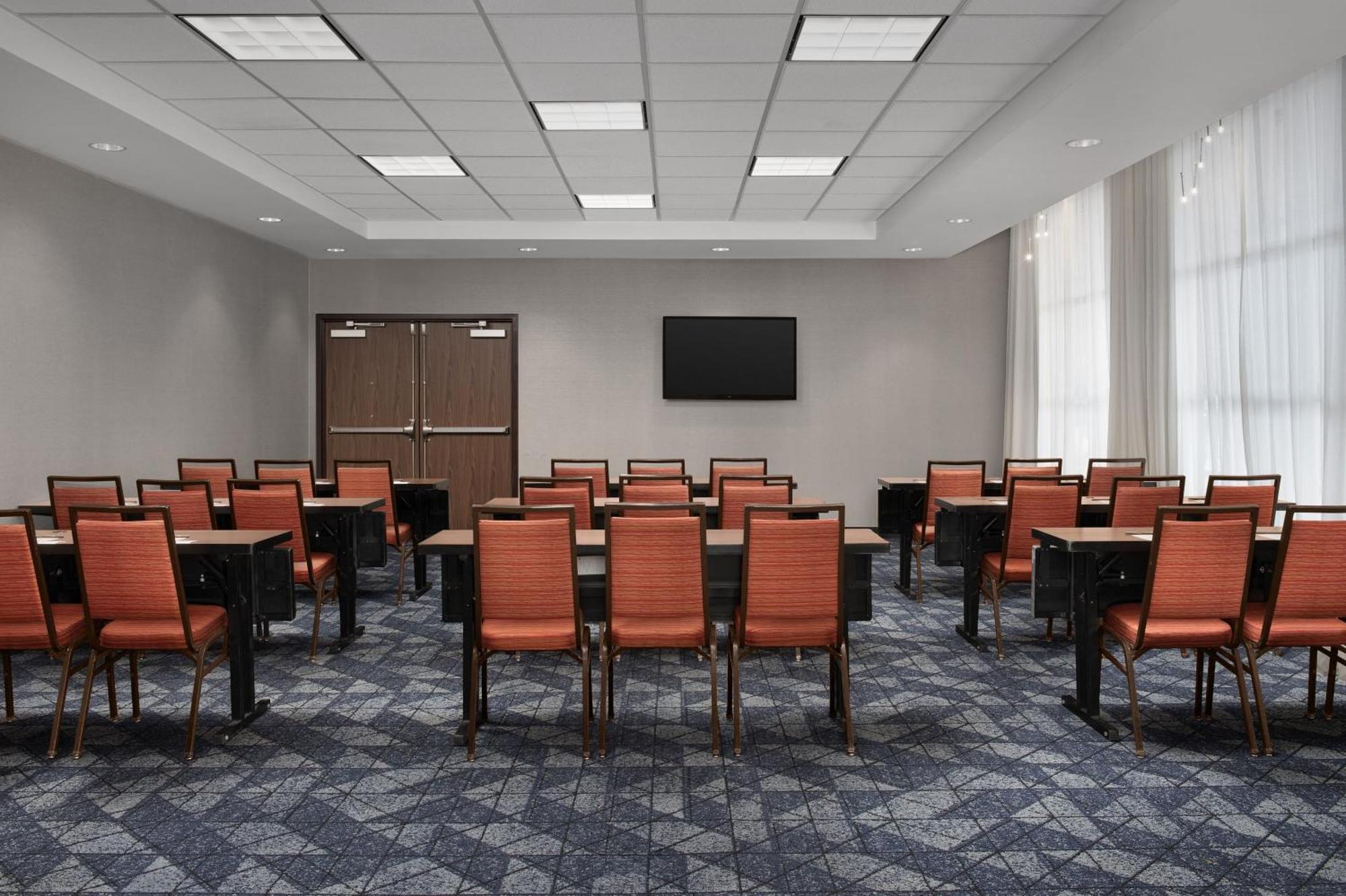 Courtyard By Marriott Syracuse Downtown At Armory Square Hotel Екстериор снимка