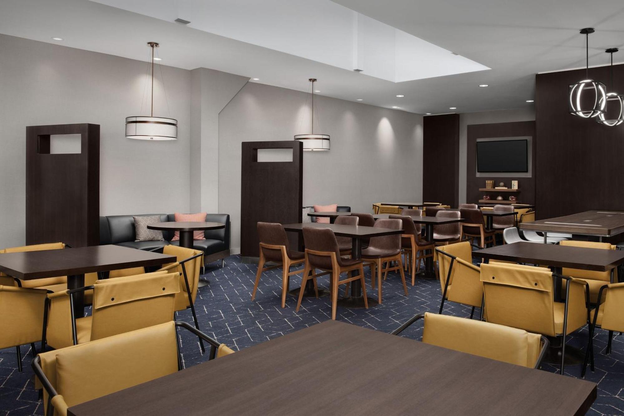 Courtyard By Marriott Syracuse Downtown At Armory Square Hotel Екстериор снимка