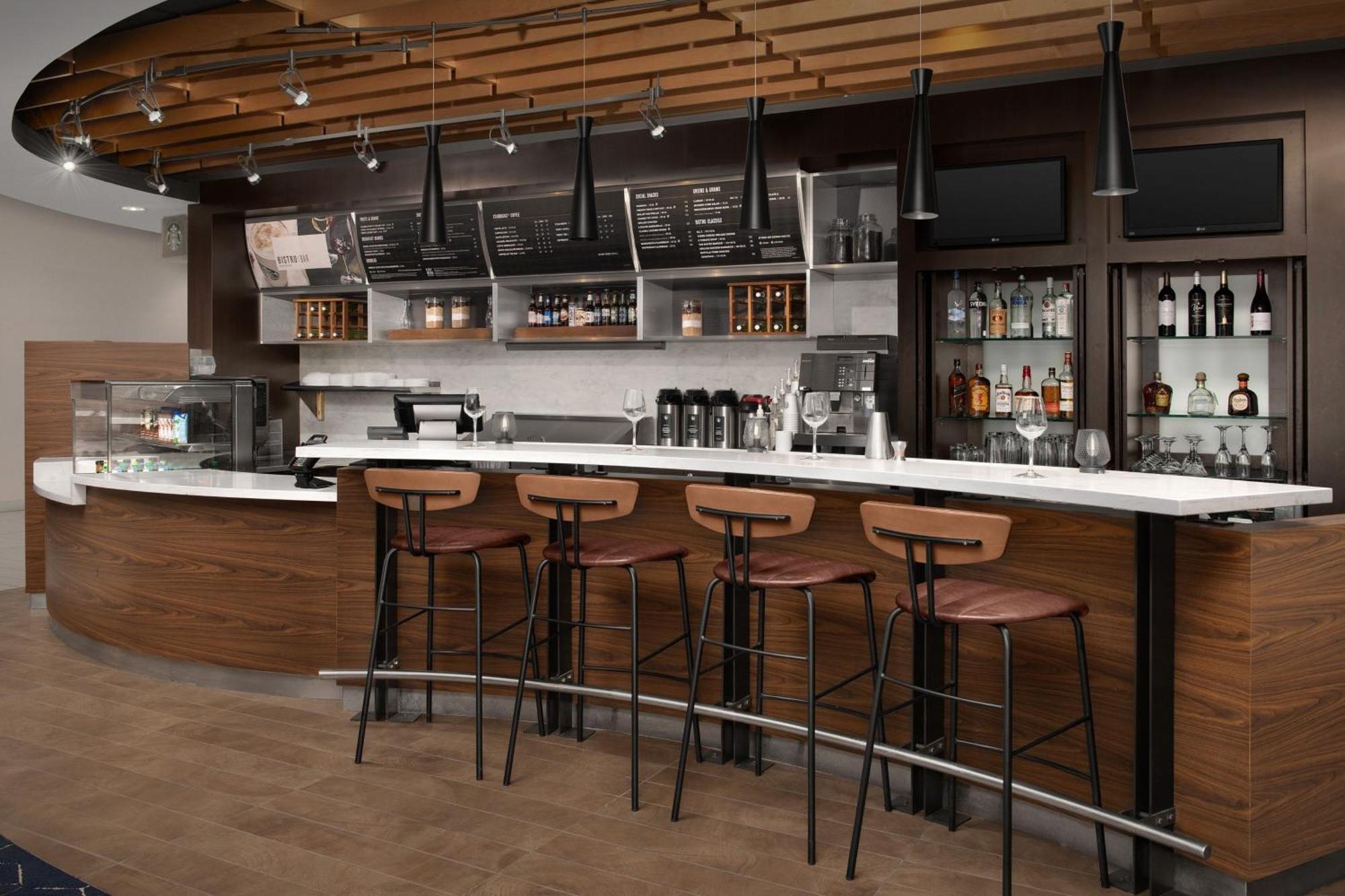 Courtyard By Marriott Syracuse Downtown At Armory Square Hotel Екстериор снимка