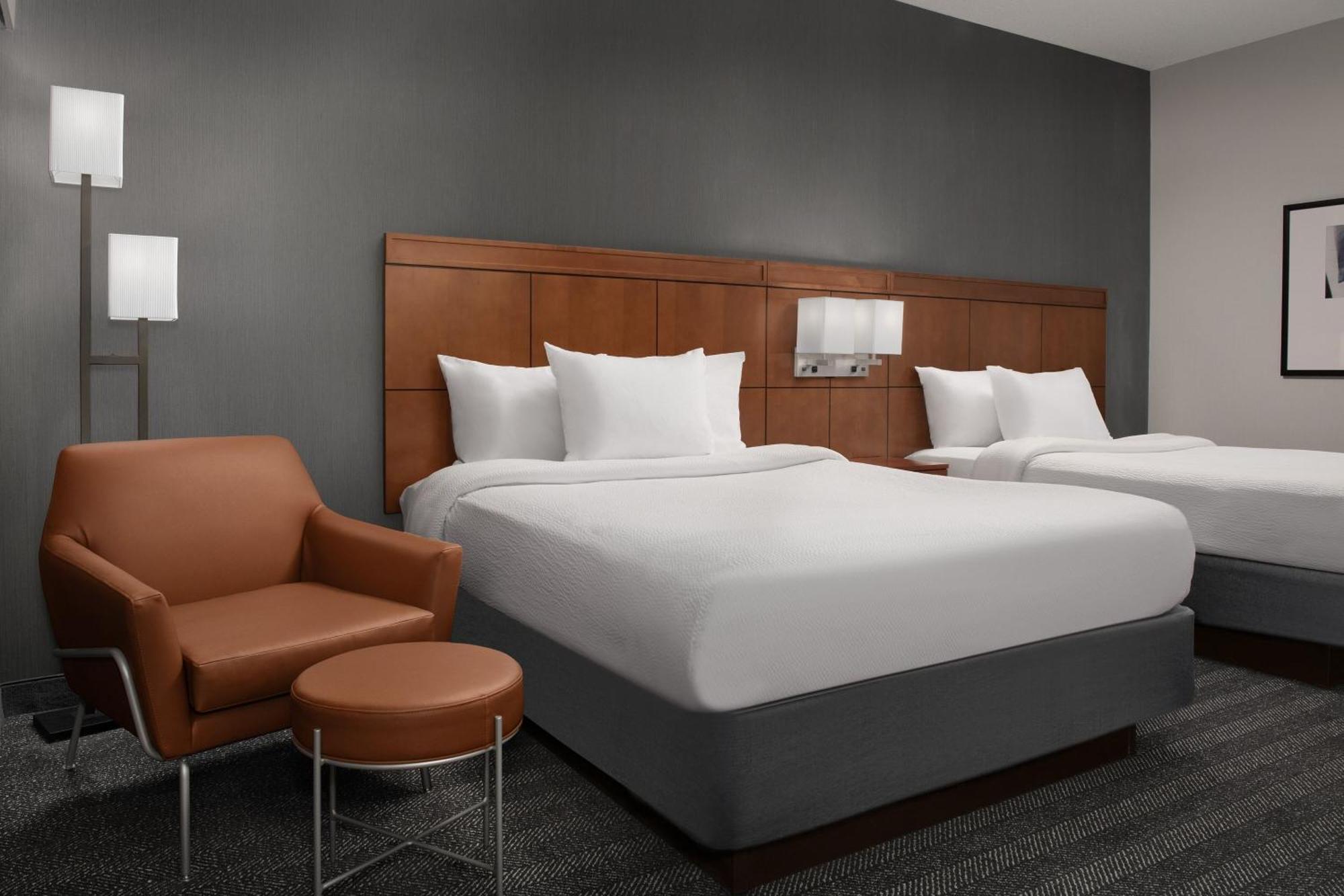 Courtyard By Marriott Syracuse Downtown At Armory Square Hotel Екстериор снимка