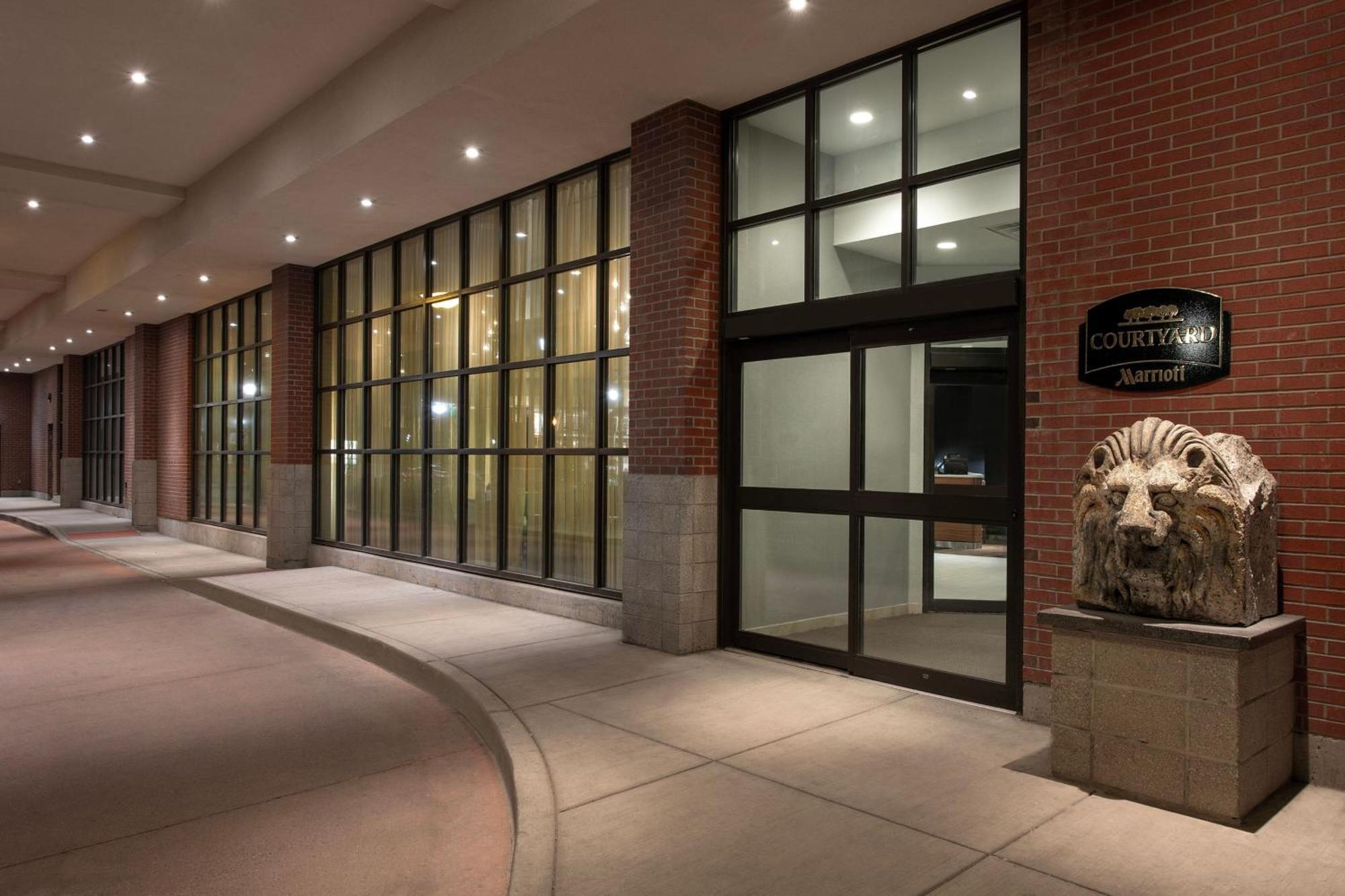 Courtyard By Marriott Syracuse Downtown At Armory Square Hotel Екстериор снимка