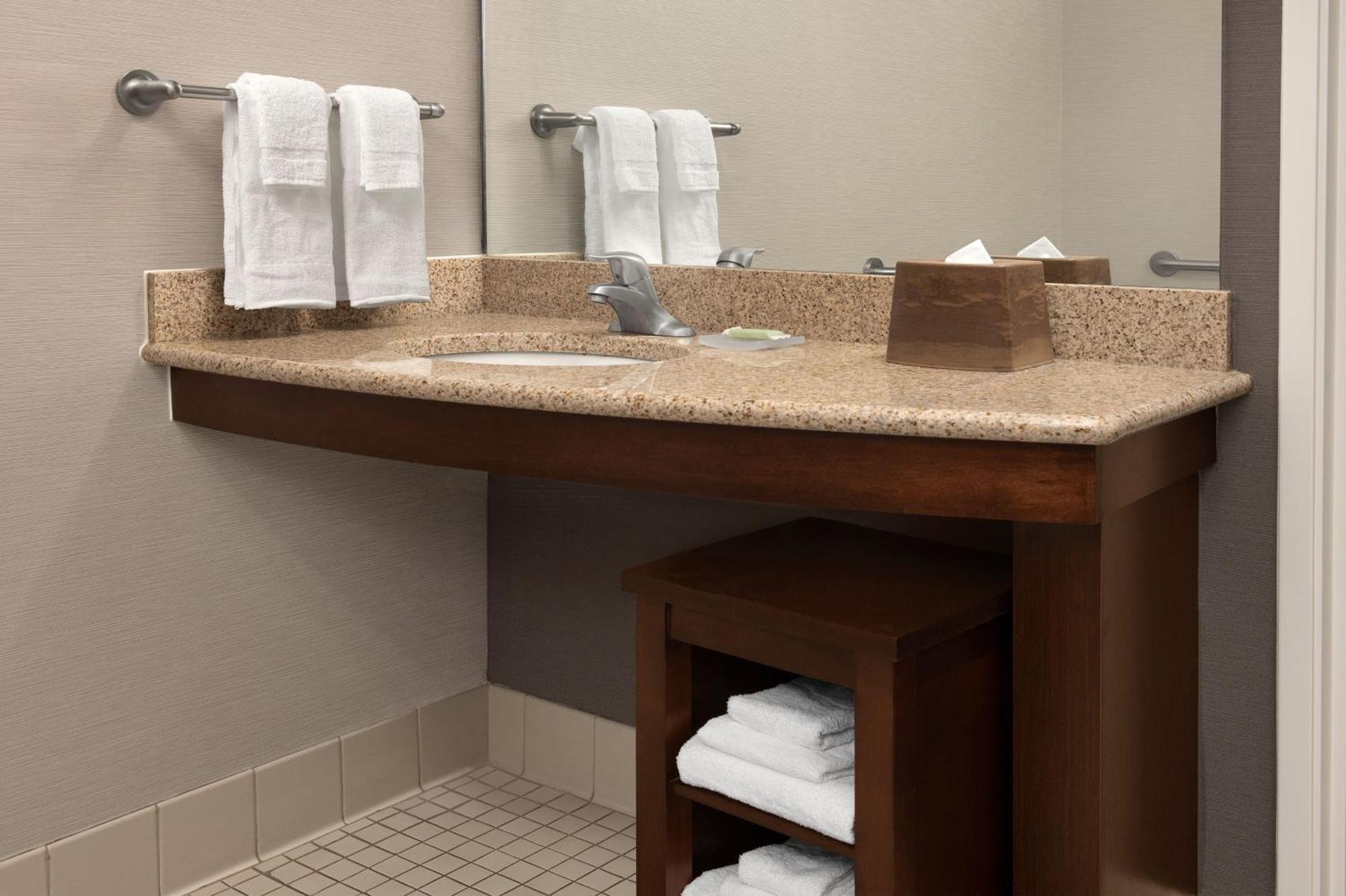 Courtyard By Marriott Syracuse Downtown At Armory Square Hotel Екстериор снимка
