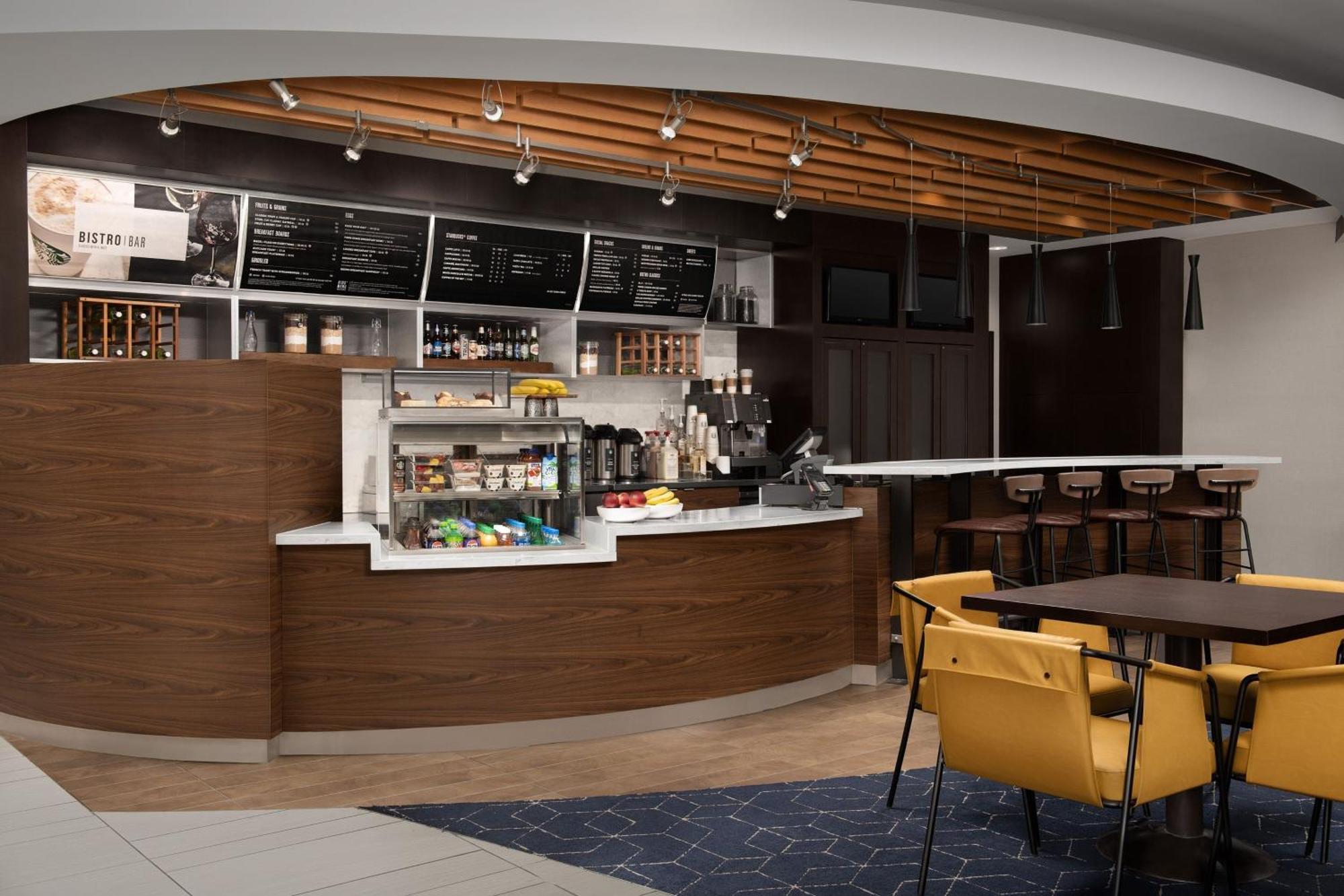 Courtyard By Marriott Syracuse Downtown At Armory Square Hotel Екстериор снимка