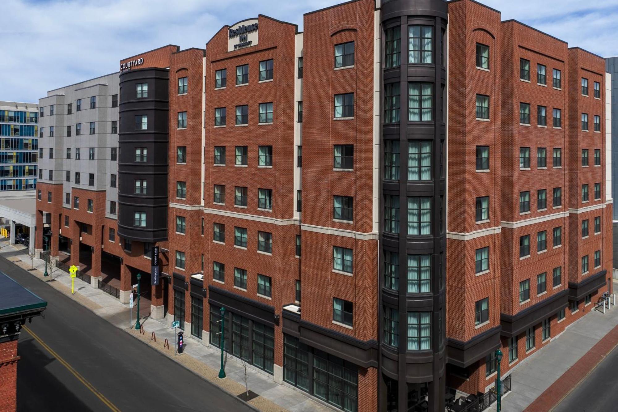 Courtyard By Marriott Syracuse Downtown At Armory Square Hotel Екстериор снимка