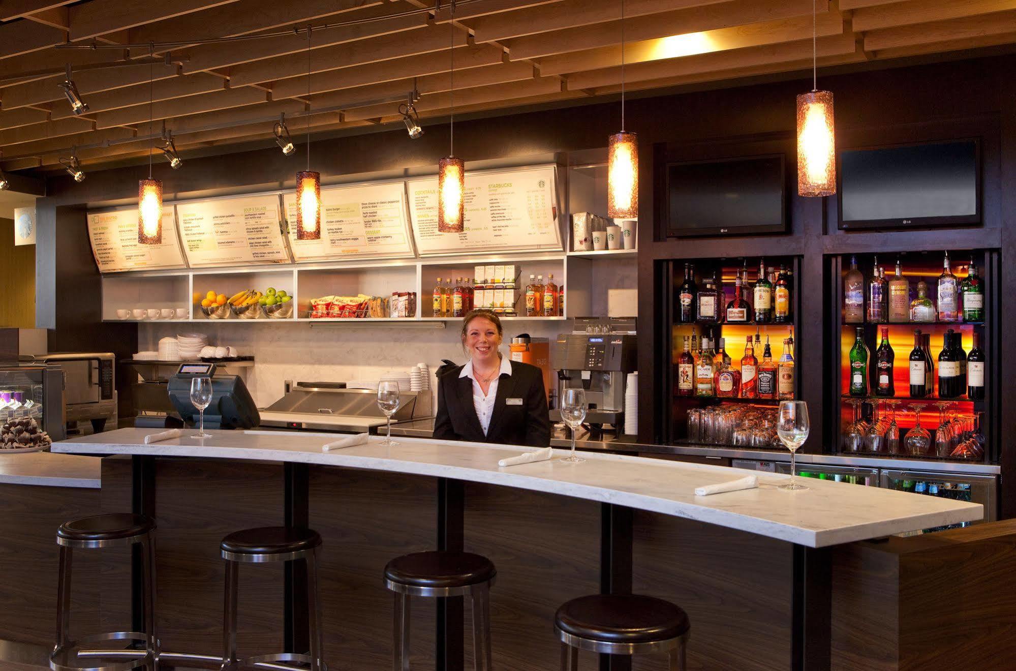 Courtyard By Marriott Syracuse Downtown At Armory Square Hotel Екстериор снимка